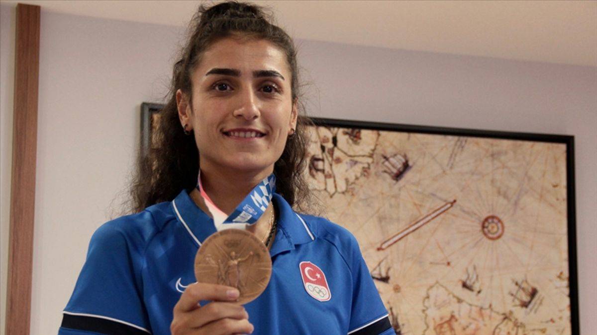 Hatice Kübra İlgün babasına verdiği sözü tuttu