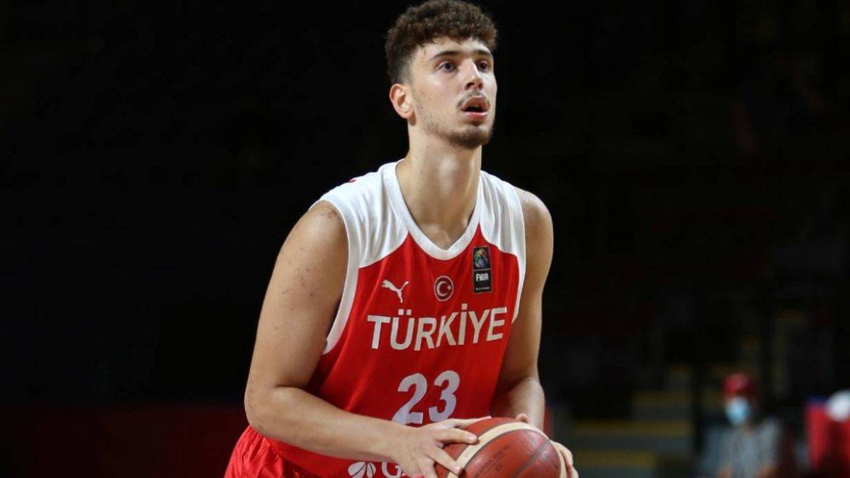 Alperen Şengün kimdir? Alperen Şengün hangi takımda oynuyor?