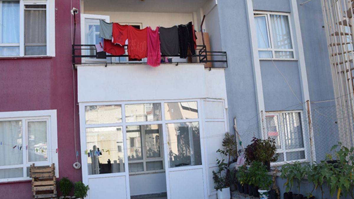 Balkondan girdiği evde eski eşini ve kayınvalidesini öldürdü