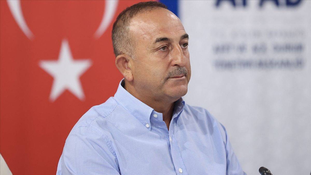 Mevlüt Çavuşoğlu: Ağır hasarlı binalar yıkılacak, yeni konutlar inşa edilecek