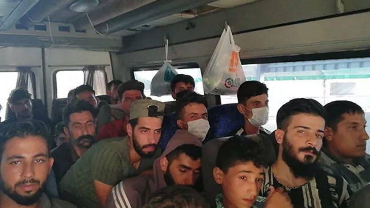 28 kaçak göçmen yakalandı