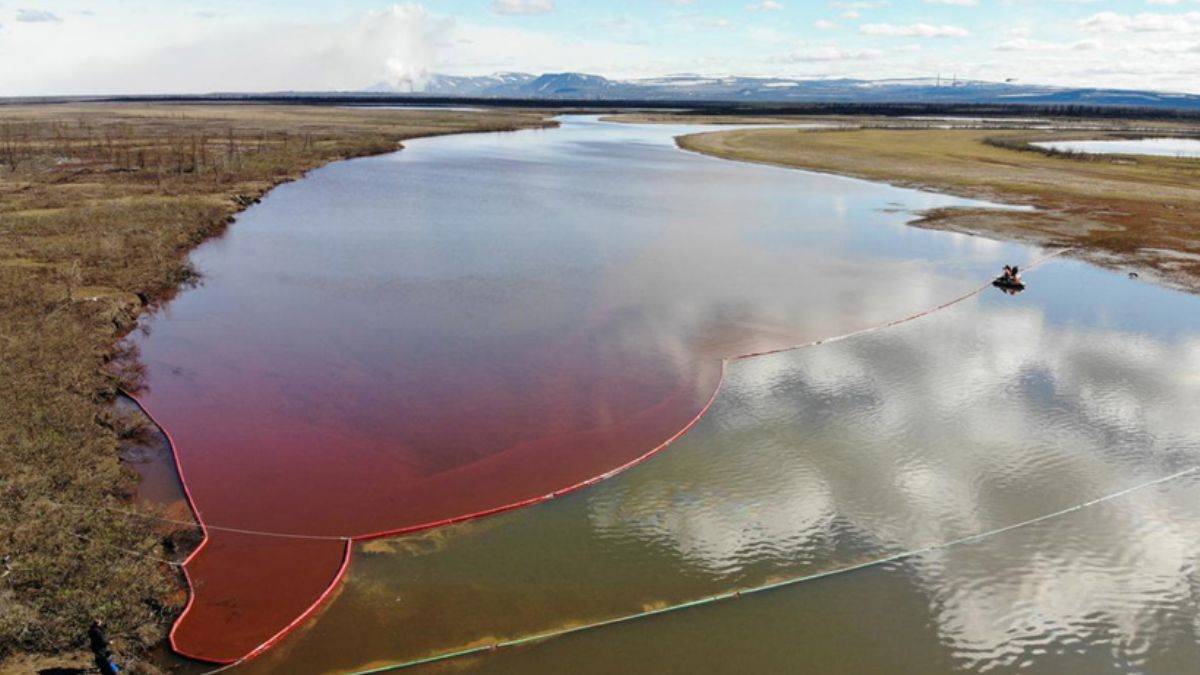 Rusya'nın Karadeniz sahilindeki petrol sızıntısı açıklanandan çok daha büyük