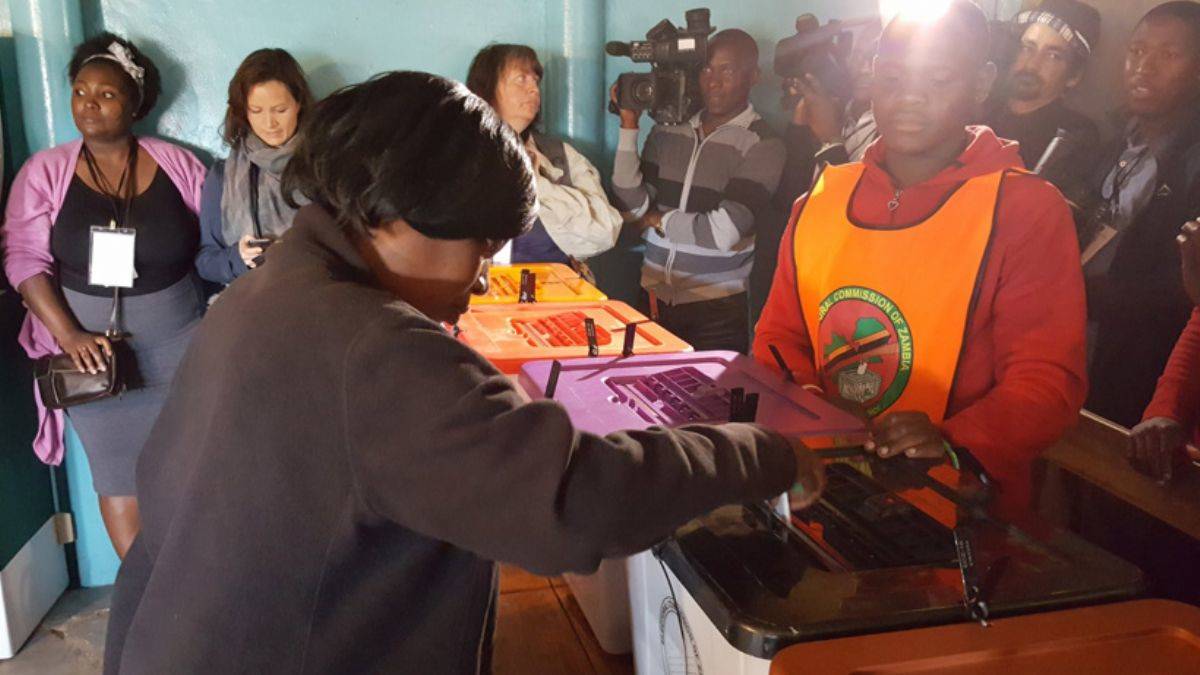 Zambiya'da halk sandık başında