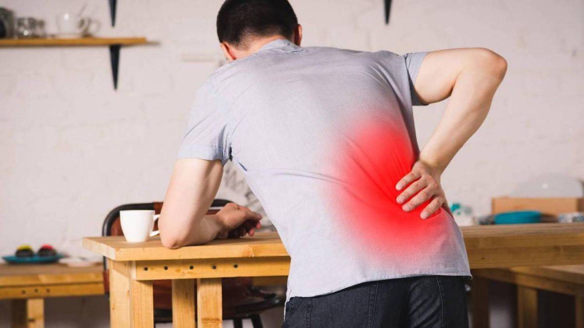 Sabah kalkınca bel ağrısı neden olur? Bel ağrısı için hangi doktora gidilir?