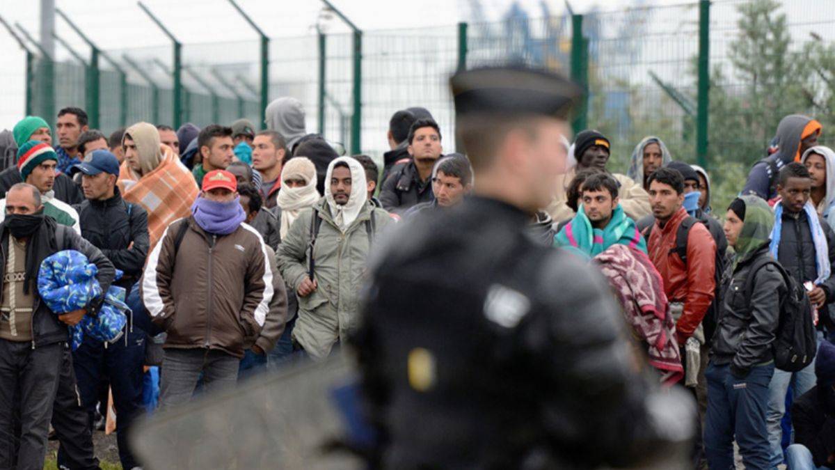 Fransa, Afgan göçmenleri göndermekten vazgeçti