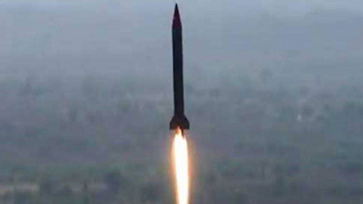 Pakistan’dan nükleer kapasiteli balistik füze denemesi