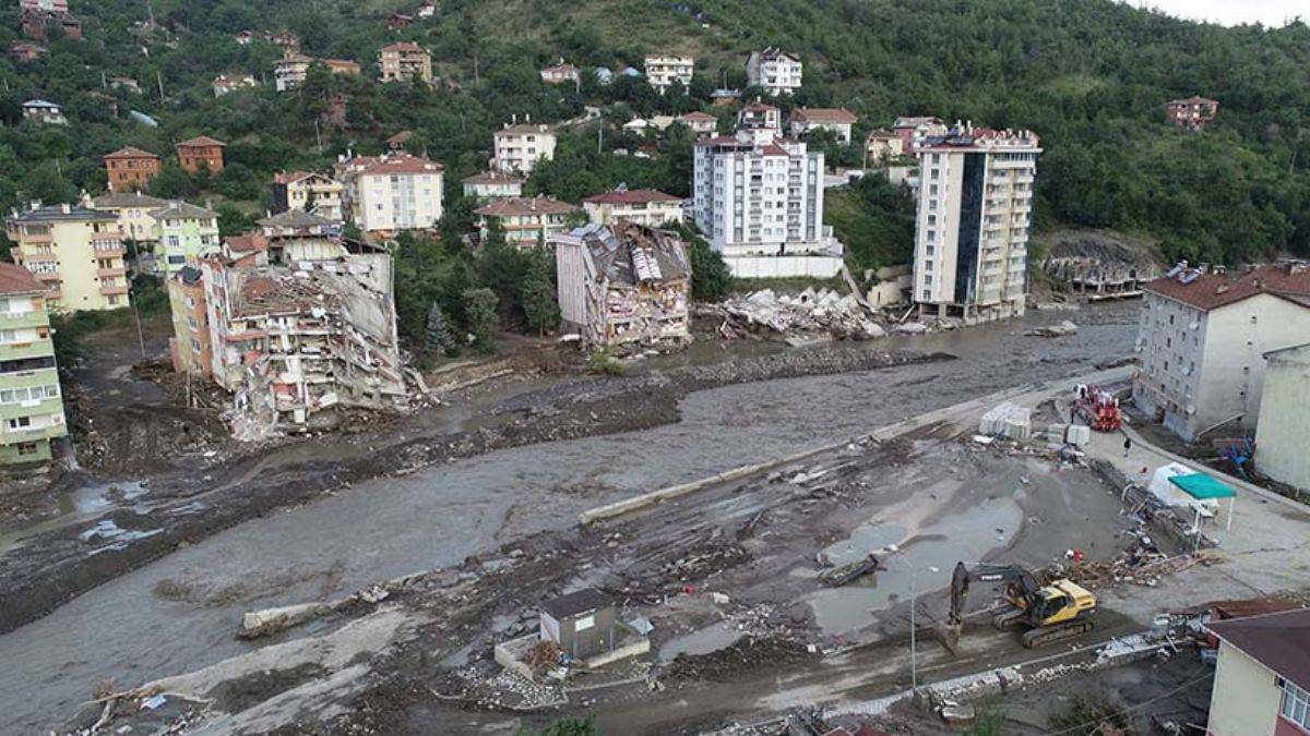 Sel felaketinde can kaybı 41'e yükseldi