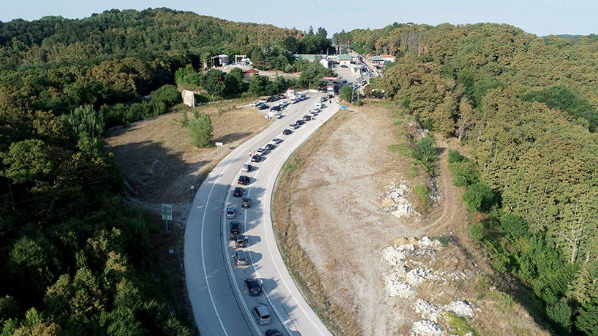 Gurbetçilerin 'hüzünlü' dönüş yolculuğu sürüyor