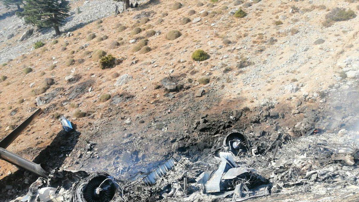 Kahramanmaraş'ta düşen yangın söndürme uçağının enkazına ulaşıldı