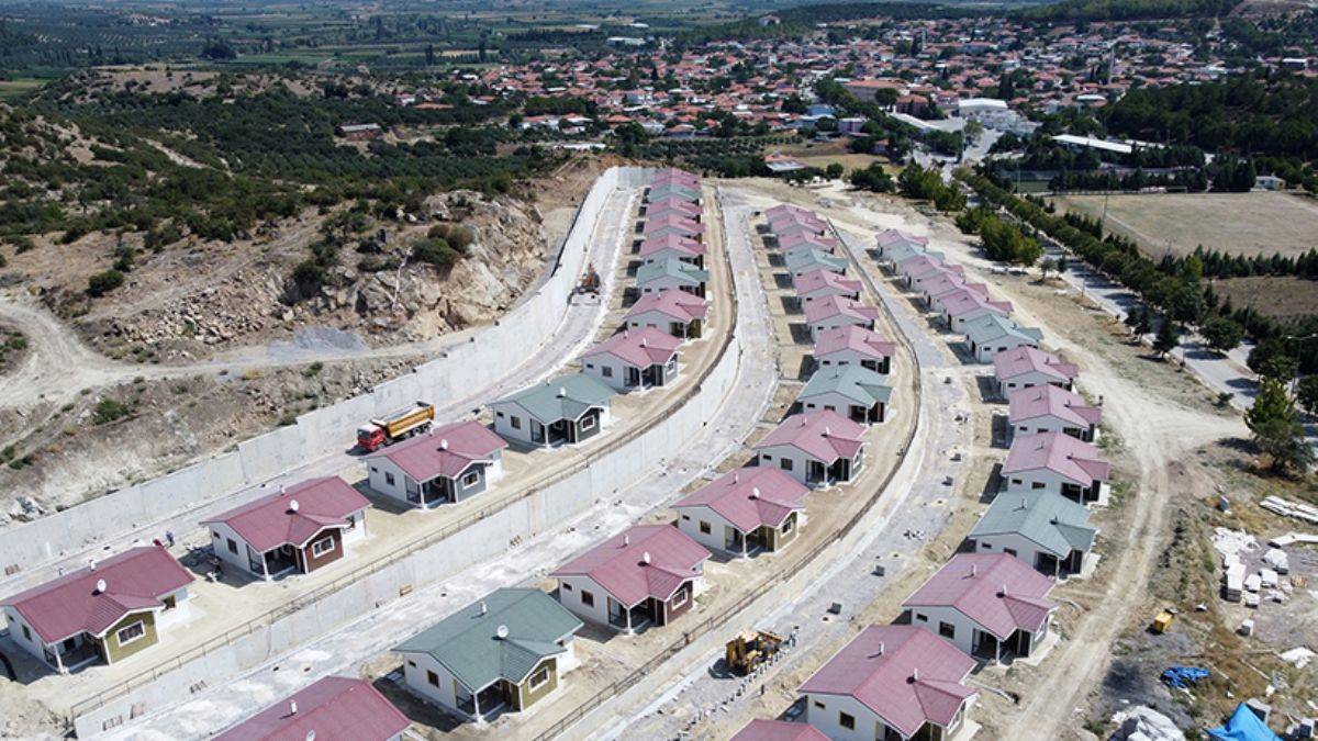 Manisalı depremzedeler için yapılan konutlar tamamlandı