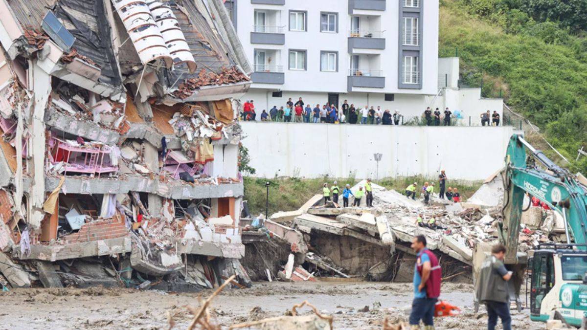 Karadeniz'deki sel felaketinde can kaybı 59'a yükseldi