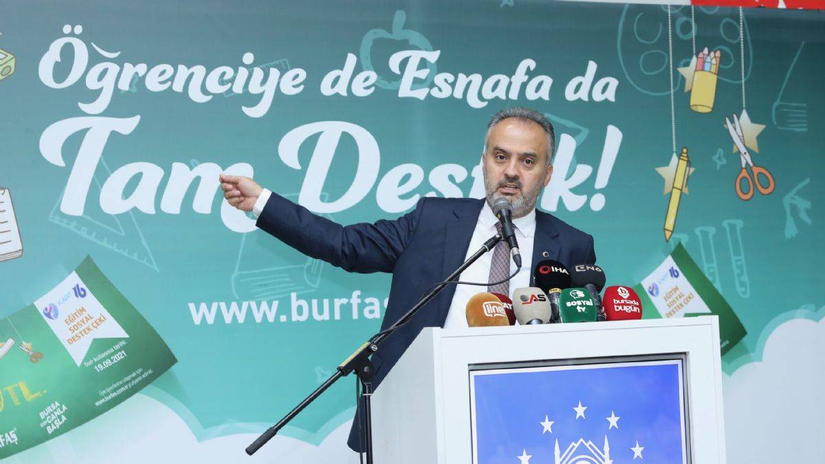 Öğrenciye de esnafa da tam destek