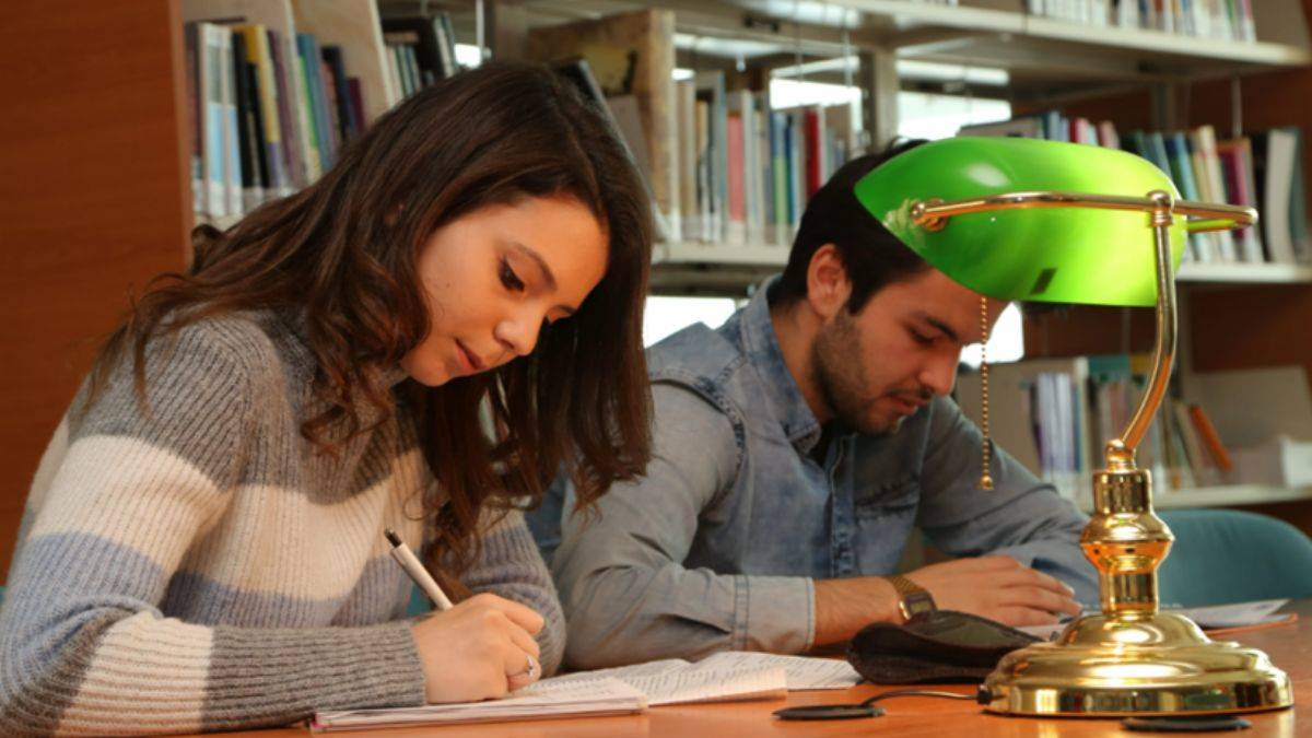 Öğrencileri 'Aydın'lık geleceğe hazırlıyor