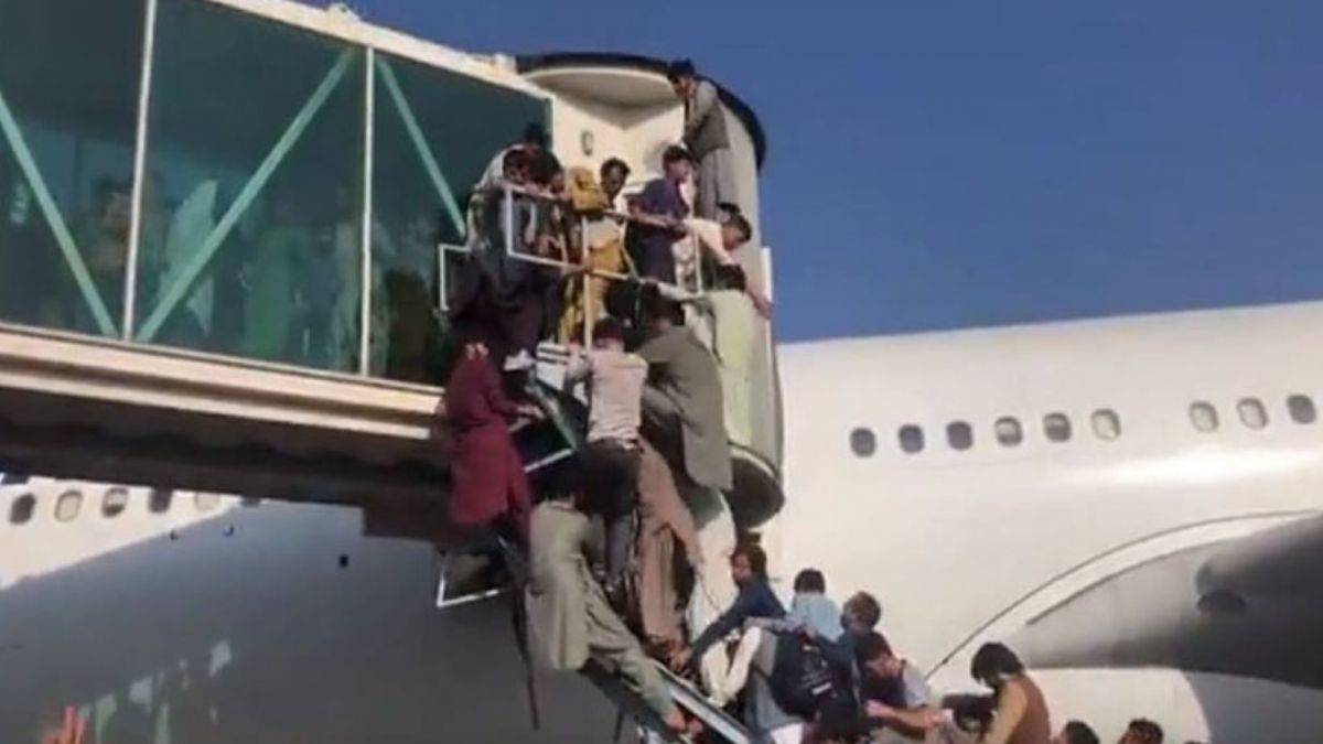 Kabil Havalimanı’nda can pazarı