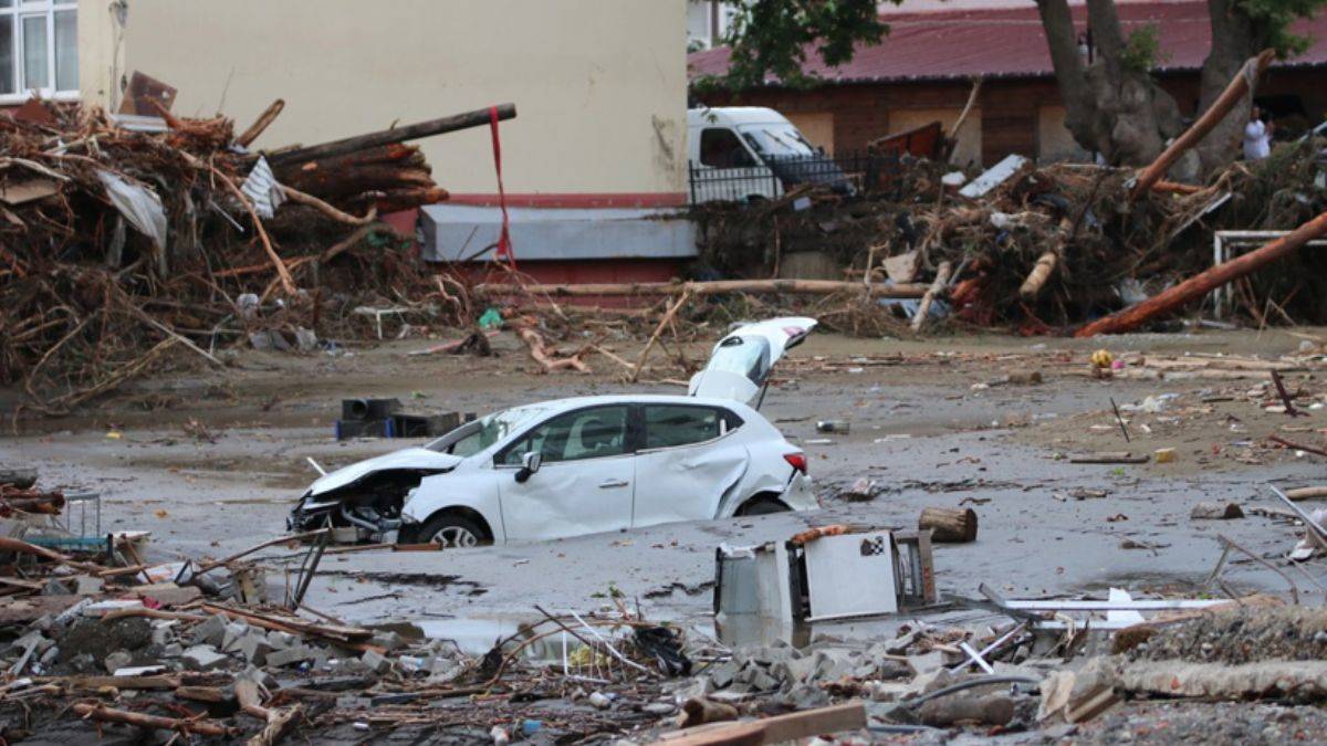 Karadeniz'deki sel felaketinde can kaybı 71'e yükseldi