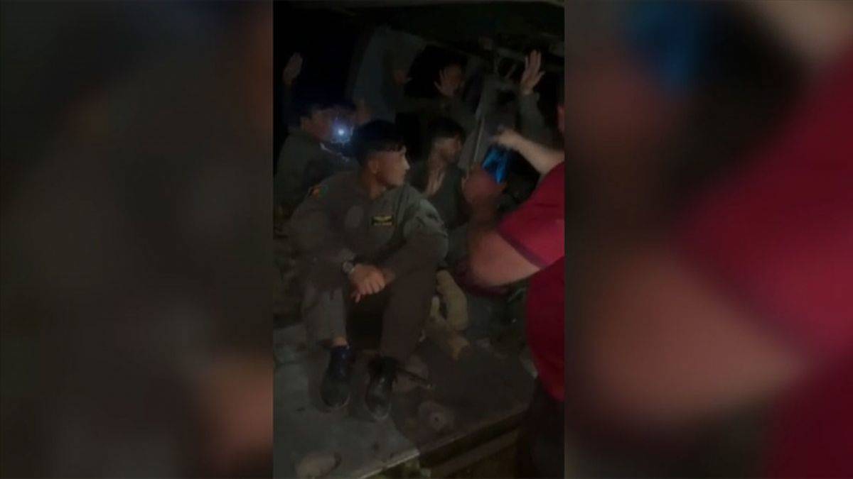 Taliban'dan kaçan Afgan hükümet güçleri