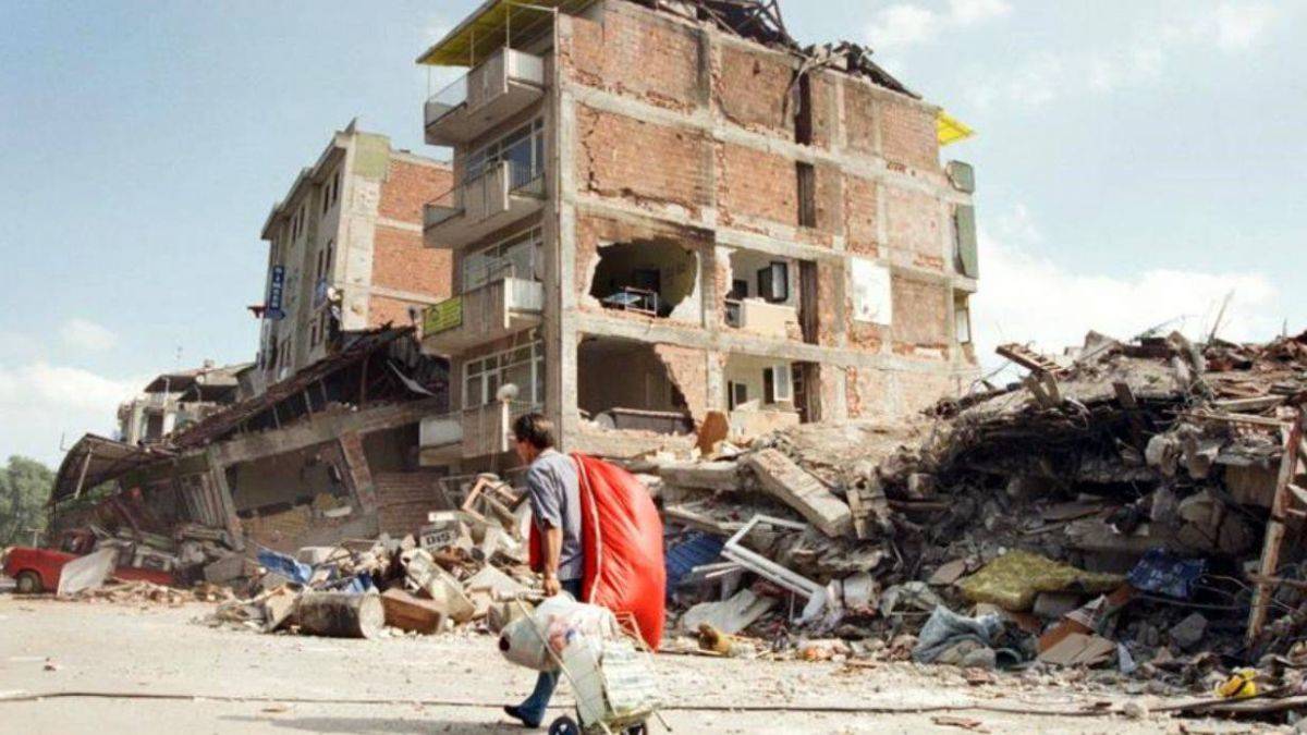 17 agustos depreminde kac kisi oldu golcuk depremi olu sayisi kac timeturk haber