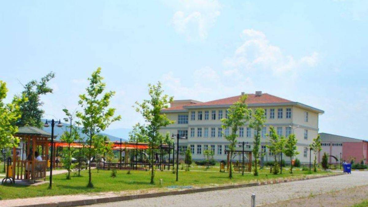 Çaycuma Gıda ve Tarım Meslek Yüksekokulu nerede? Çaycuma Gıda ve Tarım Meslek Yüksekokulu bölümleri neler?