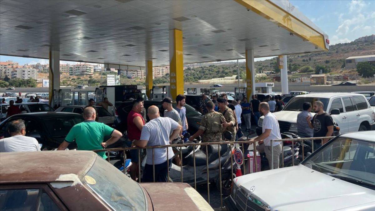 Lübnan'da ordu yakıta el koydu, hastane ve fırınlara dağıtıyor