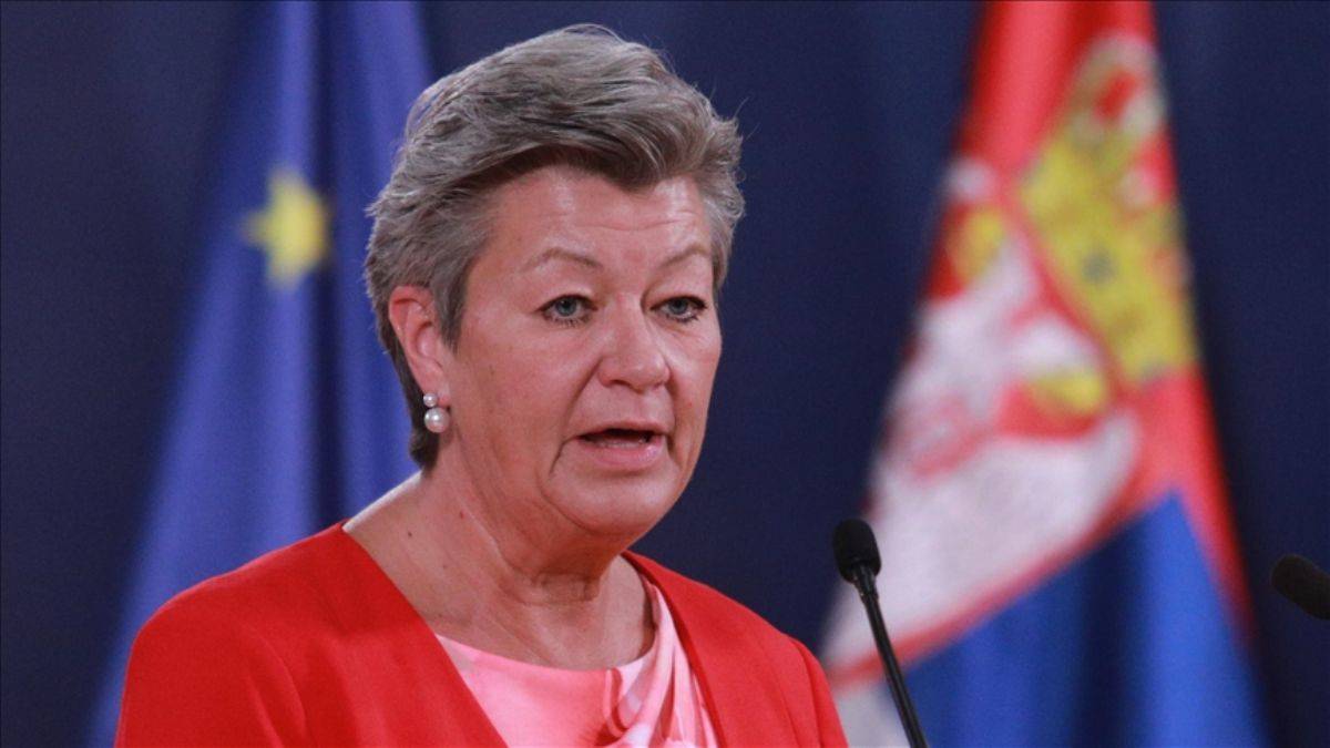 AB Komisyonu'ndan çağrı: AB ülkeleri kabul edecekleri Afganların sayısını artırsın