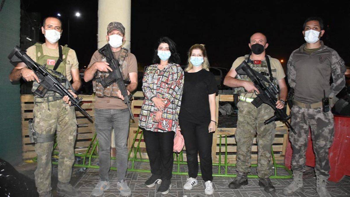 Kabil'de mahsur kalan 5 sağlık çalışanı, Türk güvenlik güçleri tarafından kurtarıldı