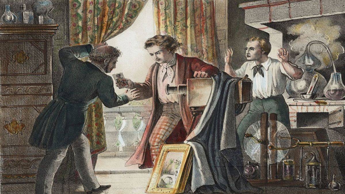 Evinin penceresindeki görüntüyü yakaladı