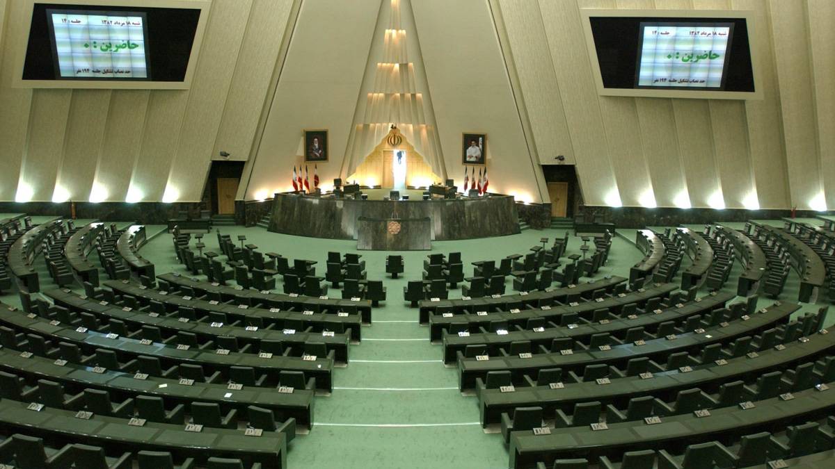 İran’da kabine listesinde kadınlara ve Sünnilere yer verilmemesine tepki