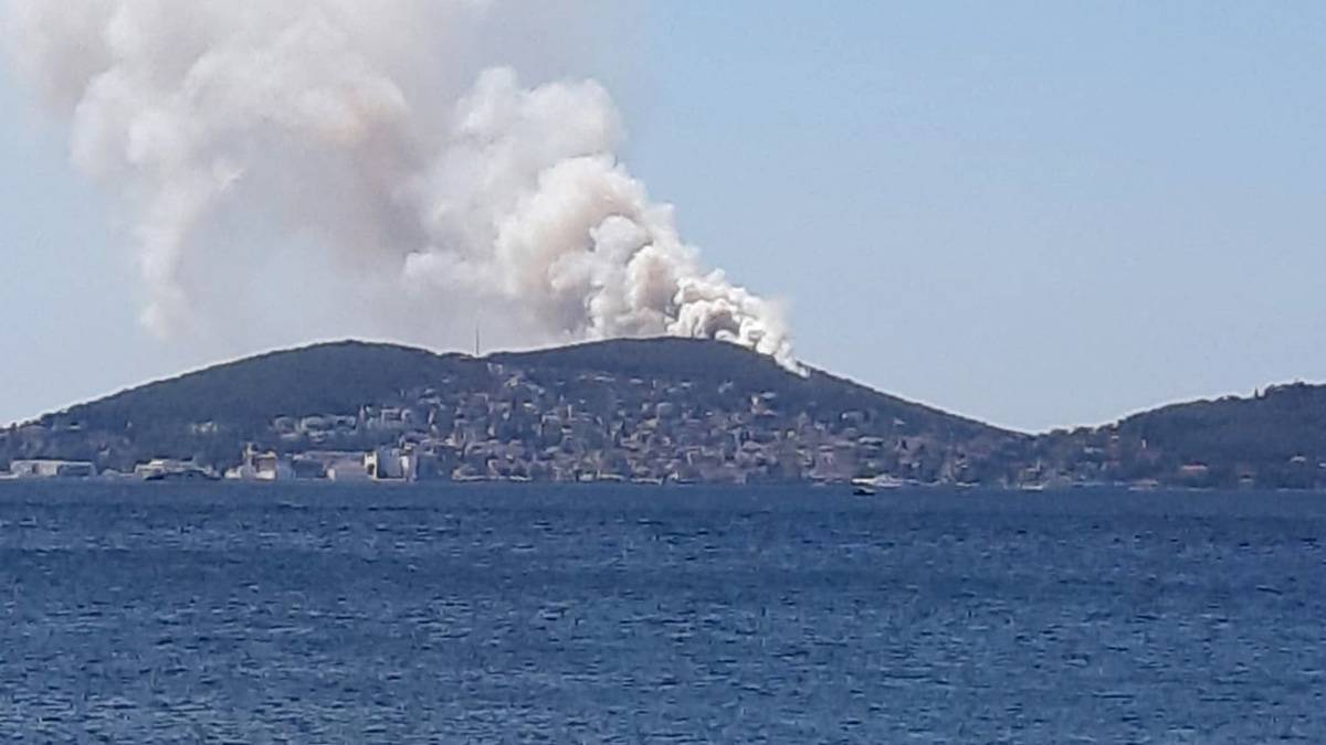 Heybeliada’daki yangın söndürüldü