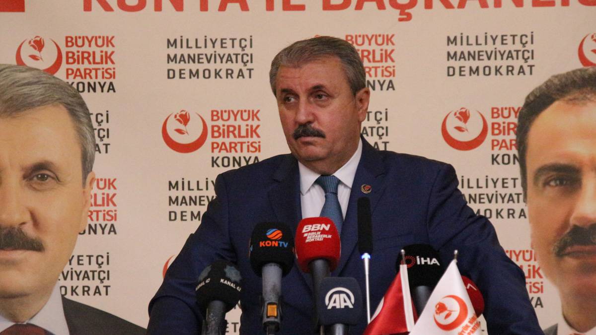 BBP Genel Başkanı Destici: Afganistan'ı kim yönetiyorsa onunla görüşmeliyiz