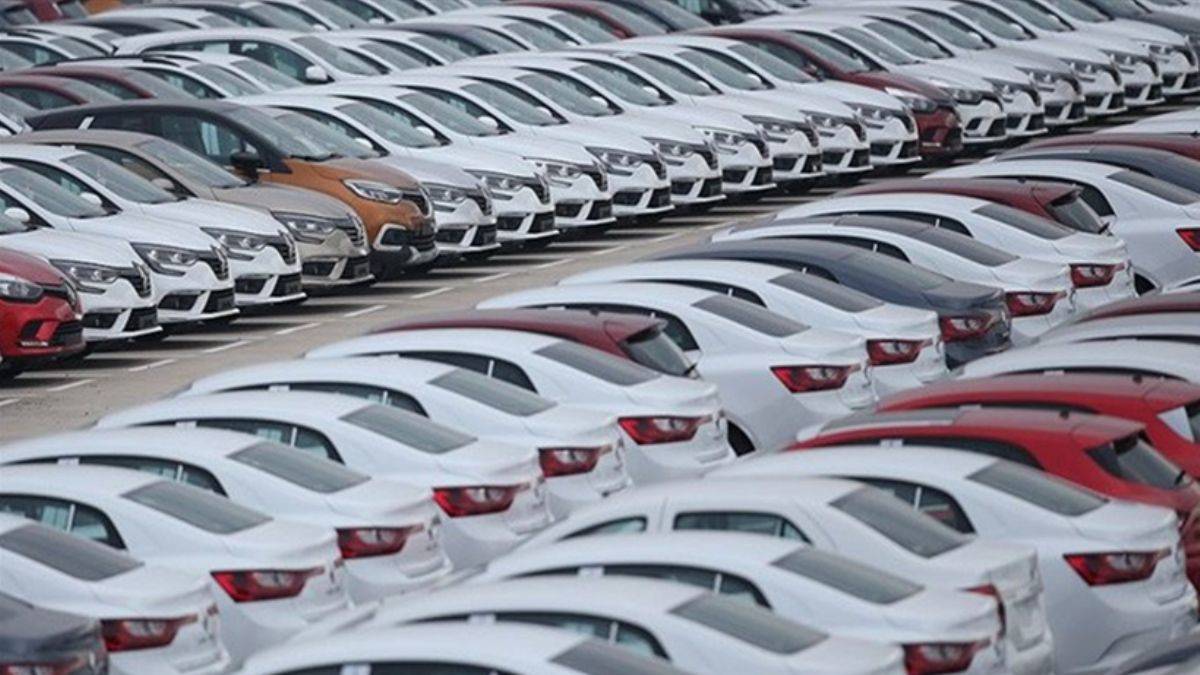 ÖTV indirimi sonrası talep yoğunluğu: Araç almak için sıraya giriyorlar