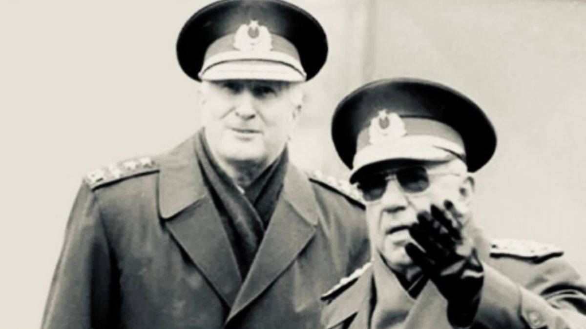 'Tarih bükmeye bayılanlar...'