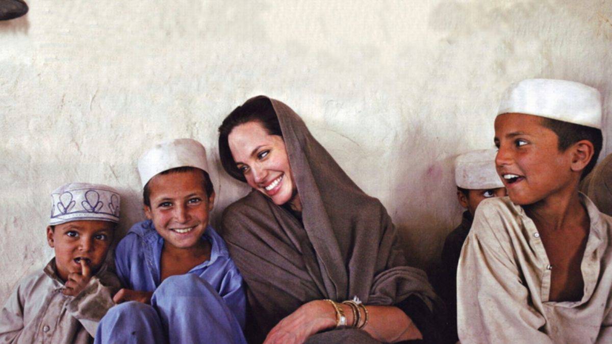 Angelina Jolie'den ''Afganistan'' açıklaması: Bir Amerikalı olarak utanıyorum