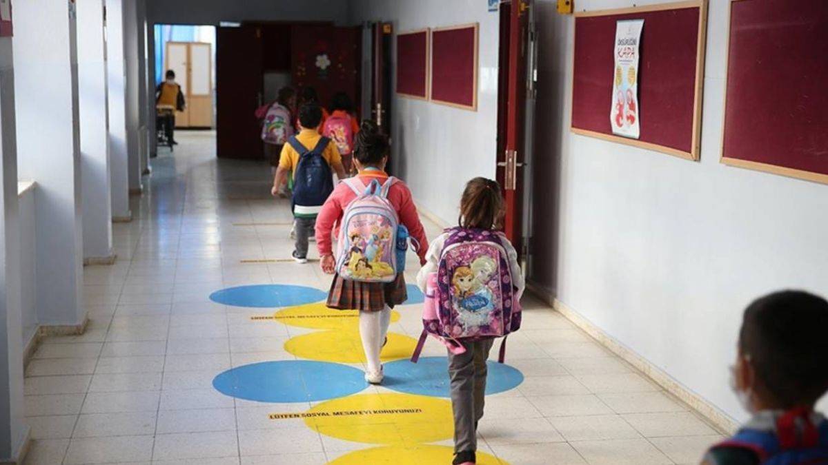 İlkokul 1. sınıf ve ortaokul 5. sınıf kesin kayıt işlemi var mı? 2021-2022 kesin kayıtlar ne zaman?