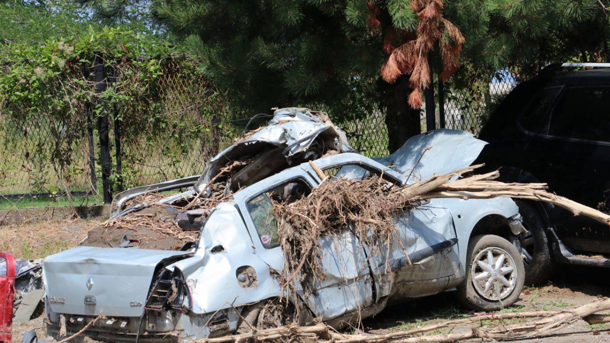 Bozkurt'ta hurdaya dönen araçlar 'şasi' numarasıyla bulunuyor