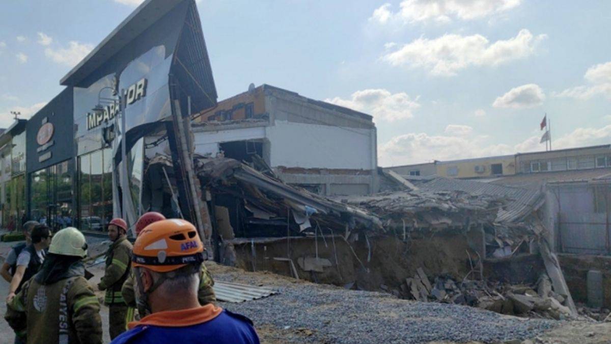 Masko Sanayi Sitesi'nde bir bina çöktü