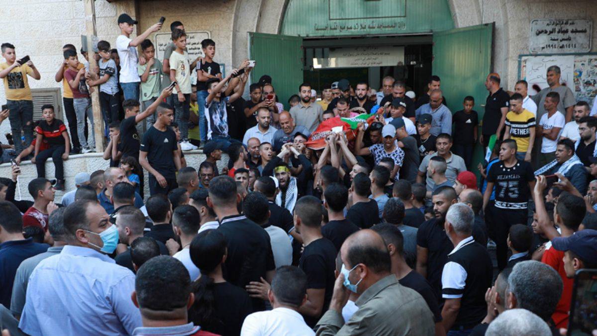 İsrail güçlerinin öldürdüğü 15 yaşındaki Filistinli defnedildi