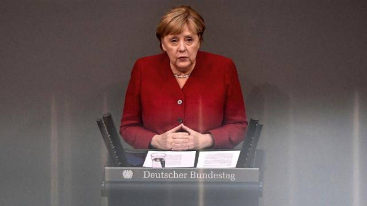 Angela Merkel: Taliban ile diyalog devam etmeli