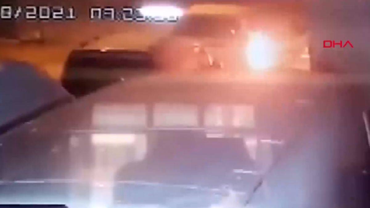 Sevdiği kadını vermeyince babasının aracını yaktı