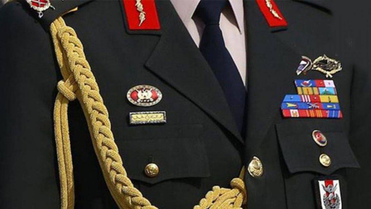 Kumpas mağduru komutanlara yeni görev