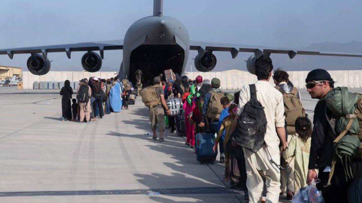 Belçika, Kabil'den tahliyeleri durdurdu