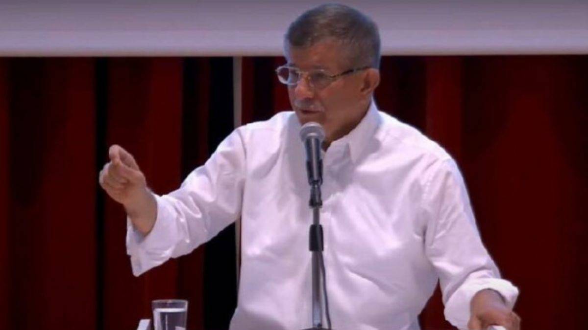 Davutoğlu’ndan Cumhurbaşkanı Erdoğan’a eleştiri