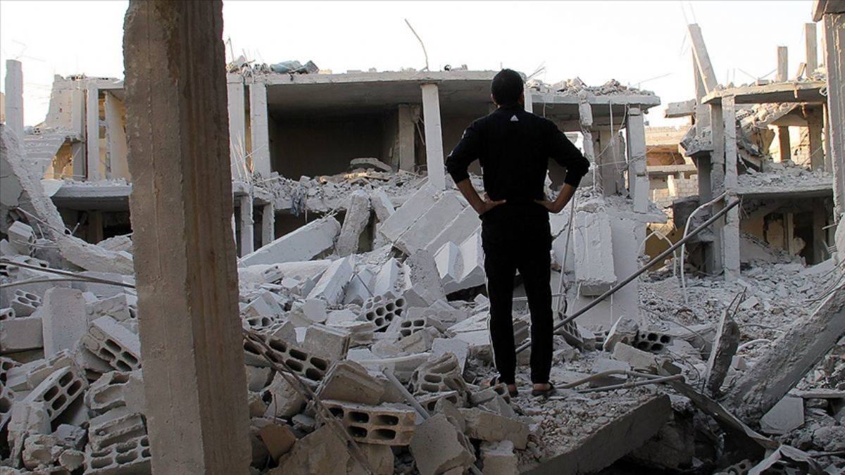 Suriye’nin güneyindeki Dera'da halk yoğun bombardıman altında