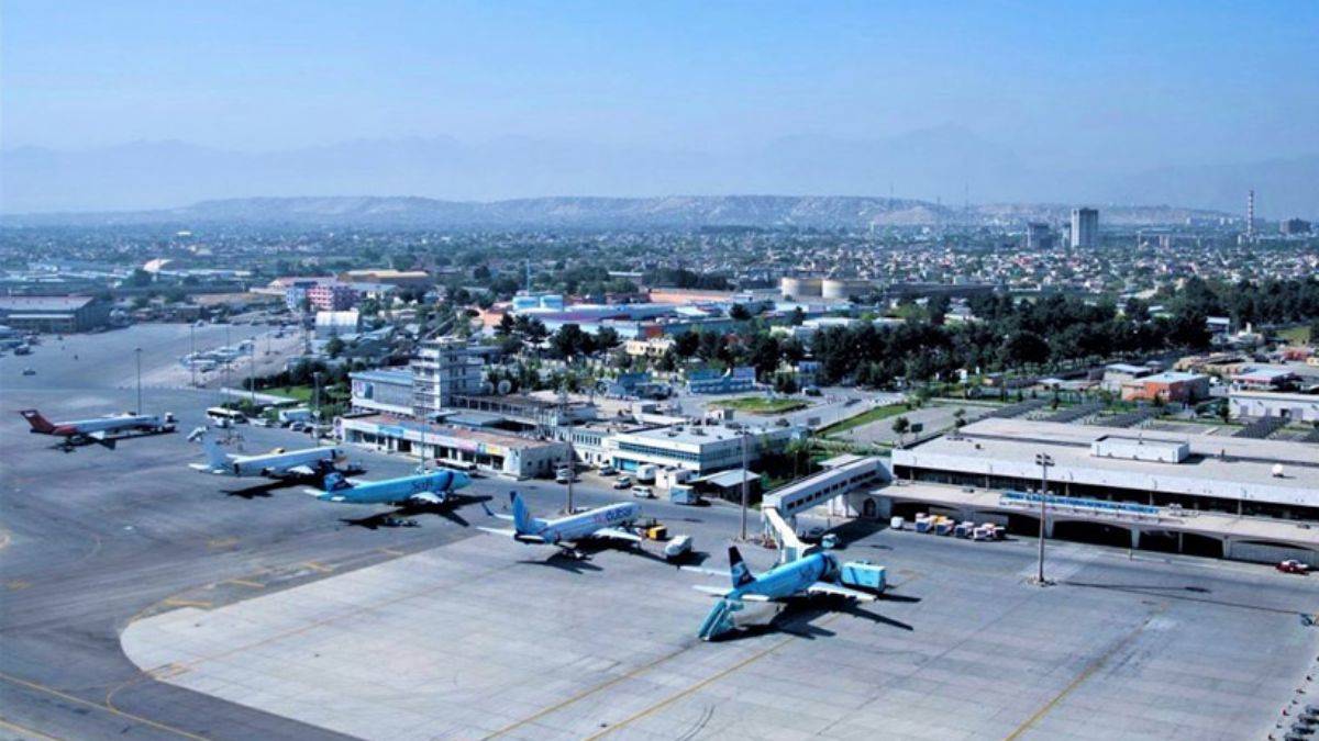 Kabil'de havalimanına yönelik saldırı füzesavarlarla önlendi