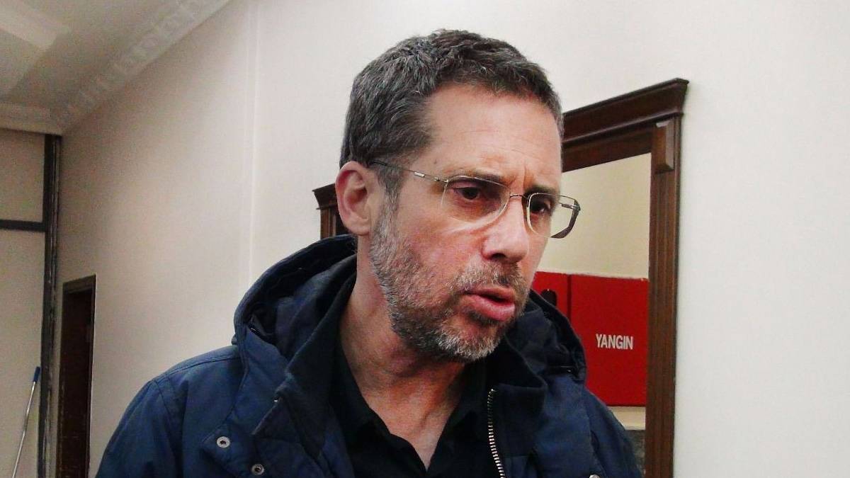 ''Değil mi ki 'İslamcı' çekin kuyruğunu gitsin!''