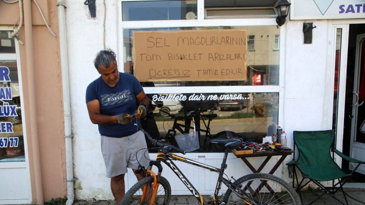 Kastamonulu Bisikletçi, Selden Zarar Gören Bisikletleri Ücretsiz Tamir Ediyor