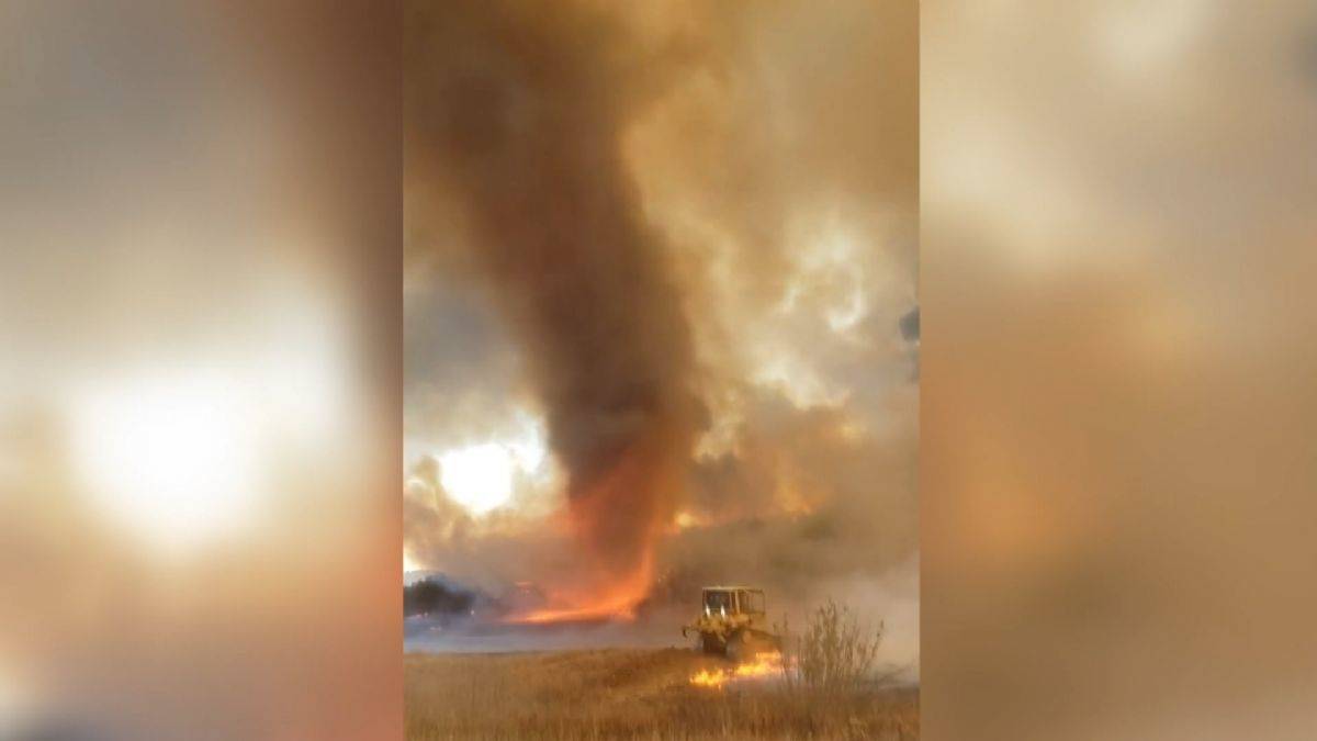 ABD’deki orman yangınlarında ‘Alev Hortumu’ görüntülendi