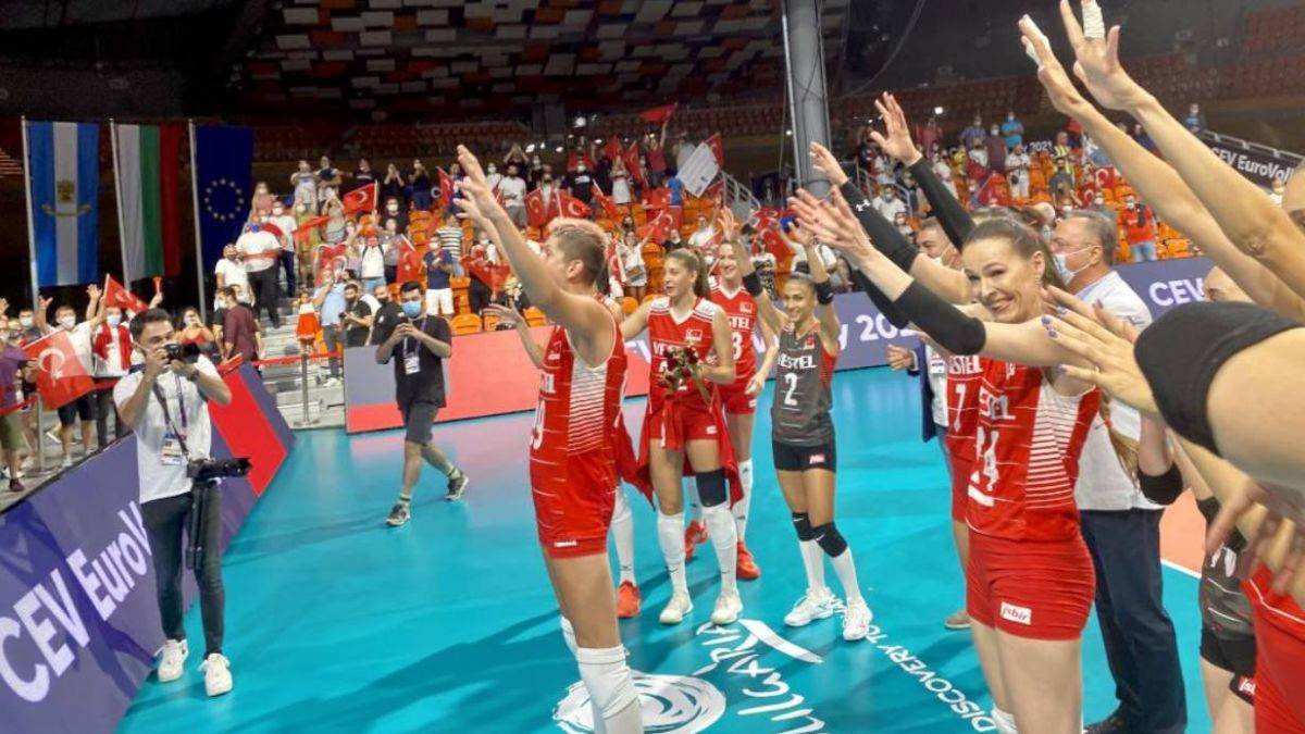 Voleybol yarı final Türkiye'nin rakibi hangi takım? Türkiye yarı finalde hangi takımla oynayacak?