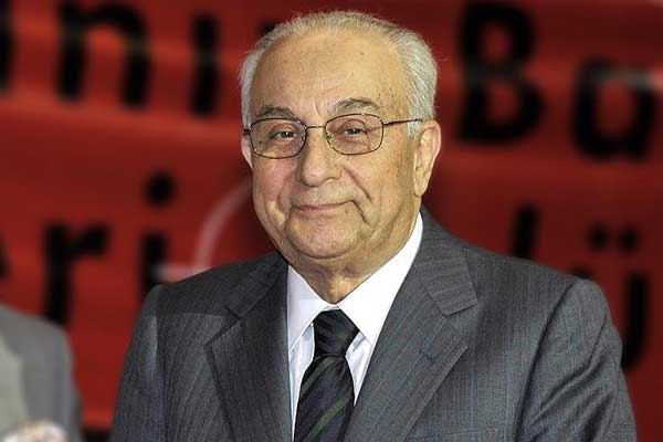 Gazeteci Hakkı Devrim vefat etti