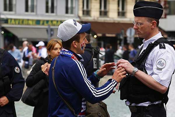 Rus ve Ukraynalılar arasında arbede: 4 gözaltı