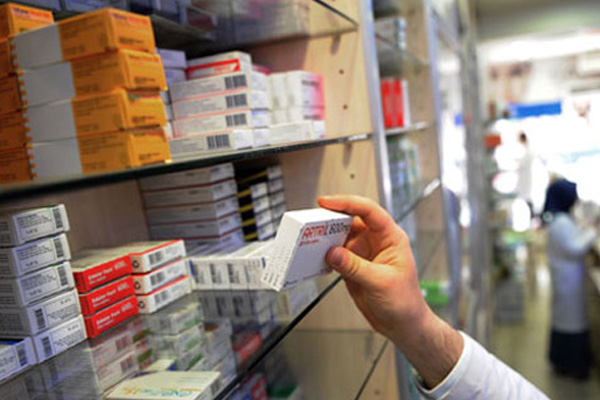 Eczacılar Suriyelilere ilaç vermeyecek